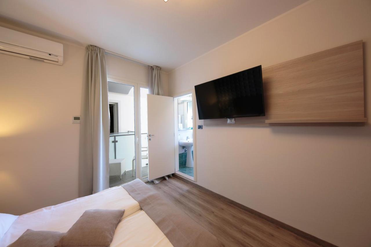 קאורלה Hotel Monaco מראה חיצוני תמונה