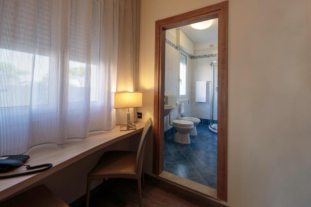 קאורלה Hotel Monaco מראה חיצוני תמונה