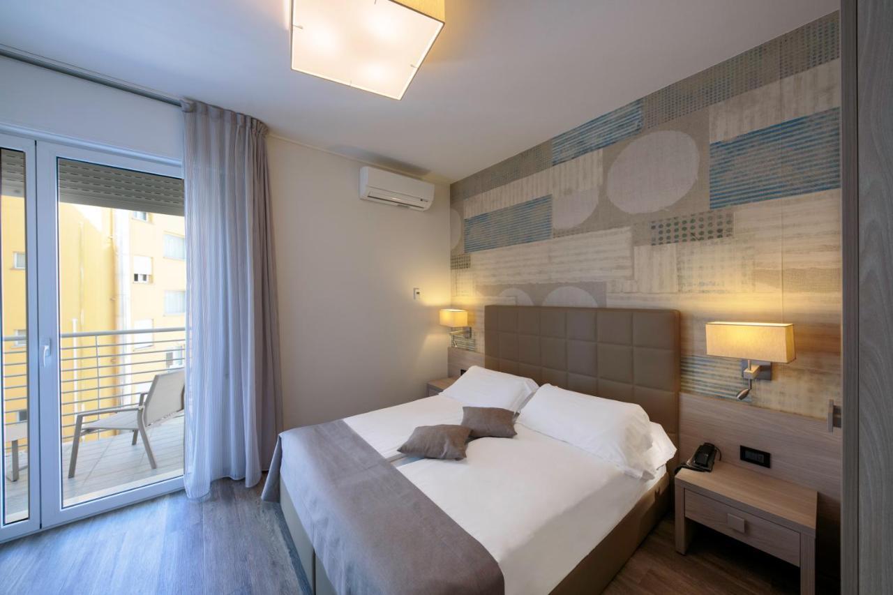 קאורלה Hotel Monaco מראה חיצוני תמונה
