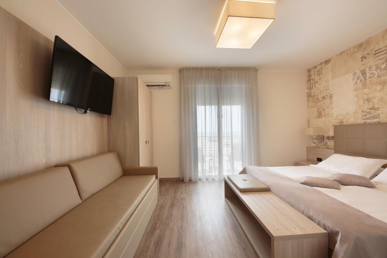 קאורלה Hotel Monaco מראה חיצוני תמונה