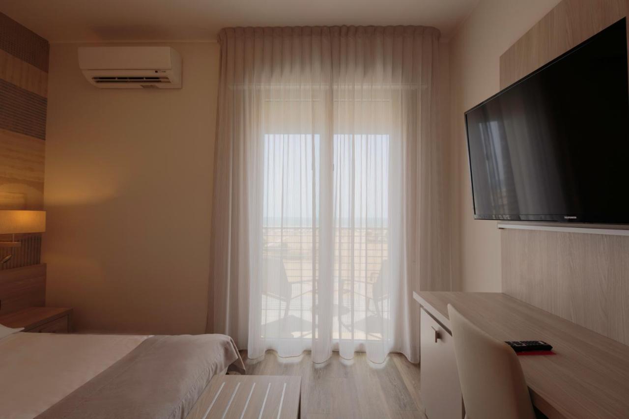 קאורלה Hotel Monaco מראה חיצוני תמונה