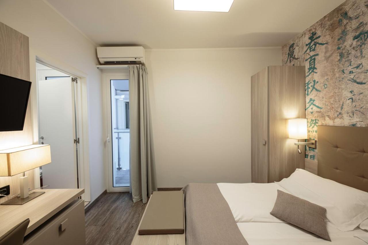 קאורלה Hotel Monaco מראה חיצוני תמונה