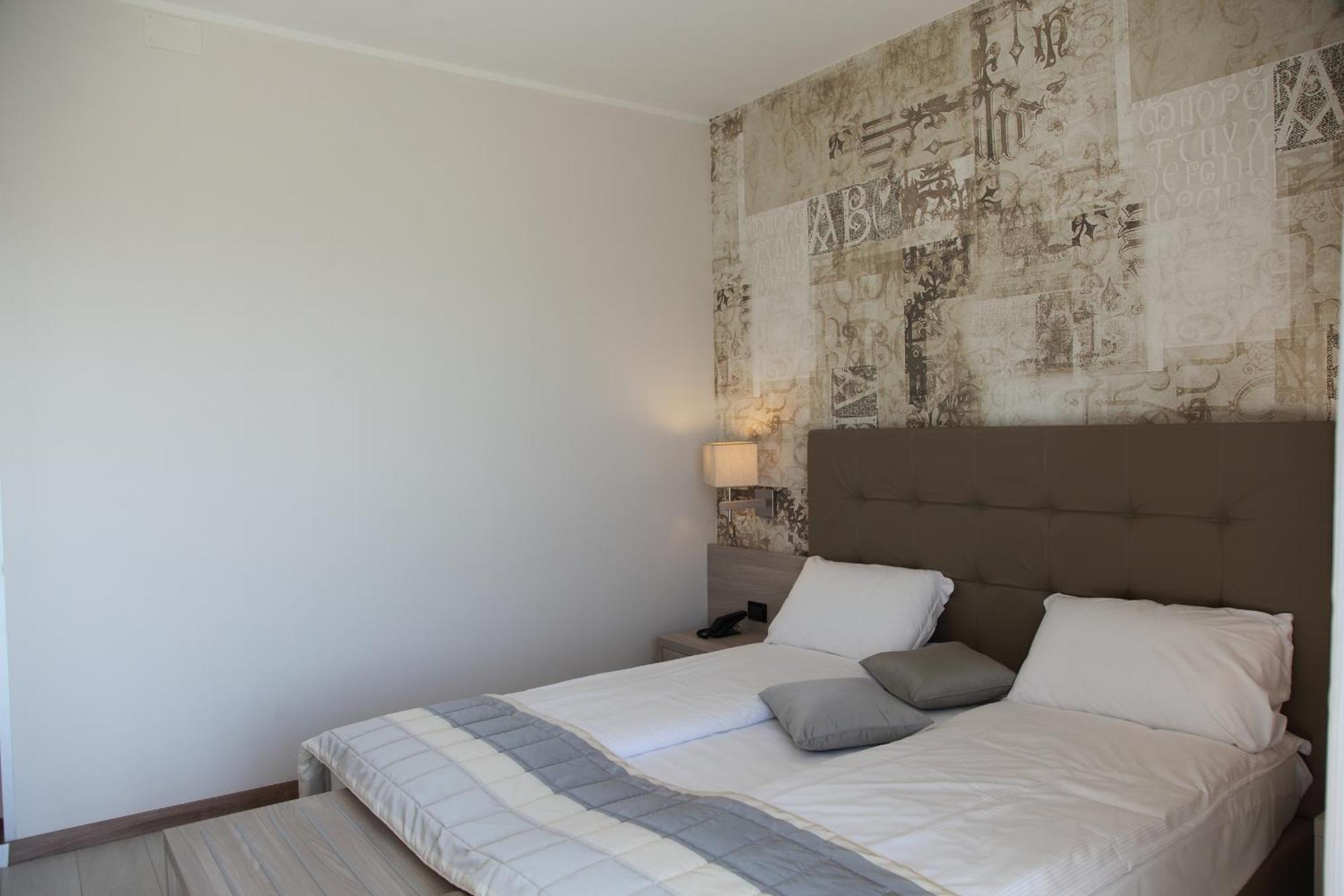 קאורלה Hotel Monaco חדר תמונה