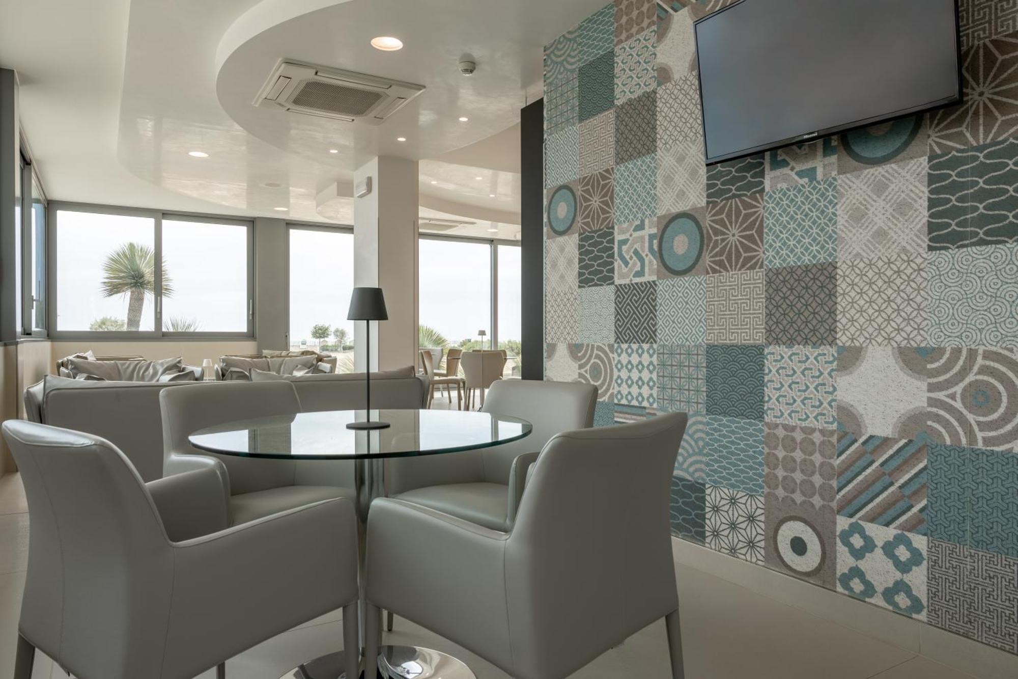 קאורלה Hotel Monaco מראה חיצוני תמונה