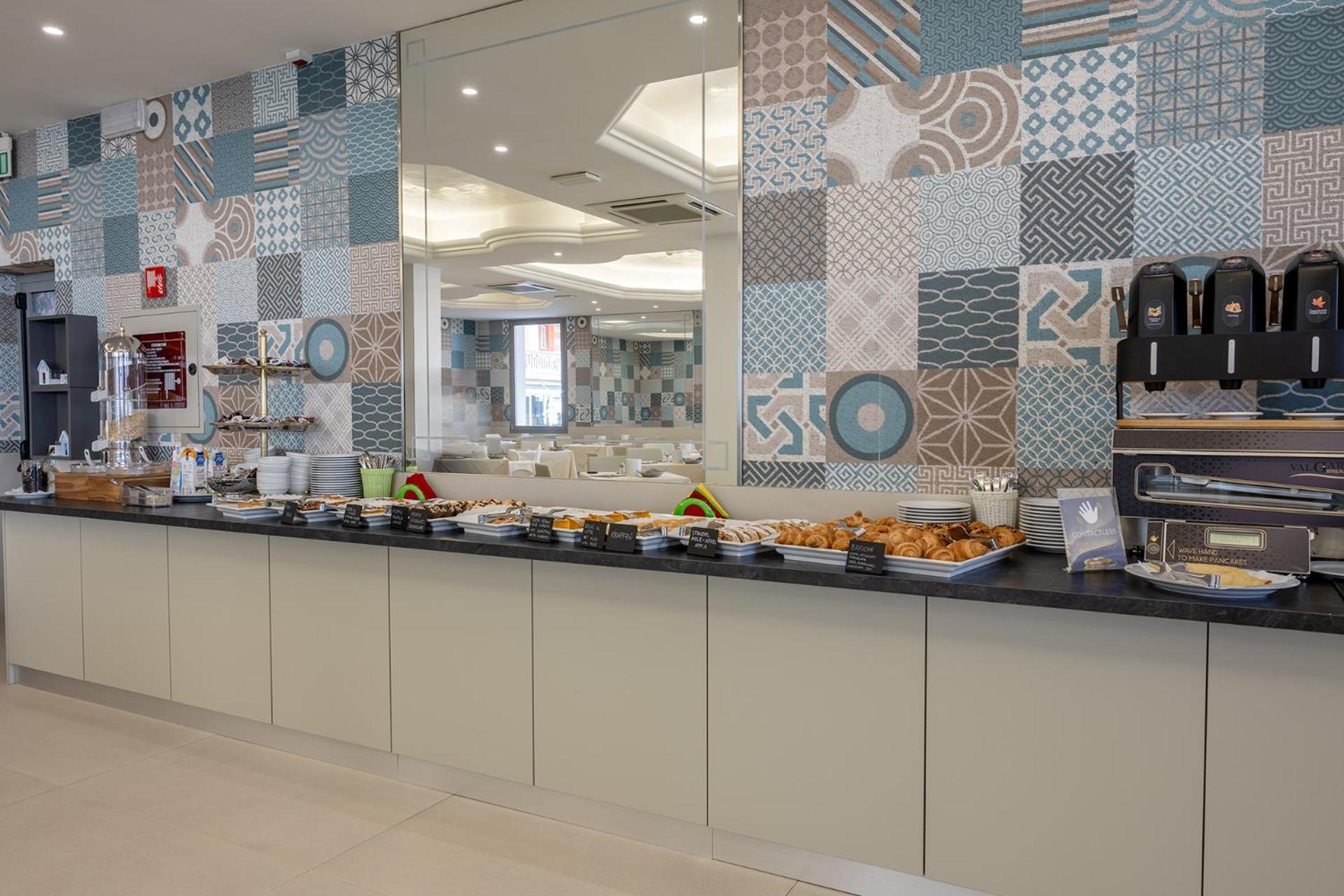 קאורלה Hotel Monaco מראה חיצוני תמונה