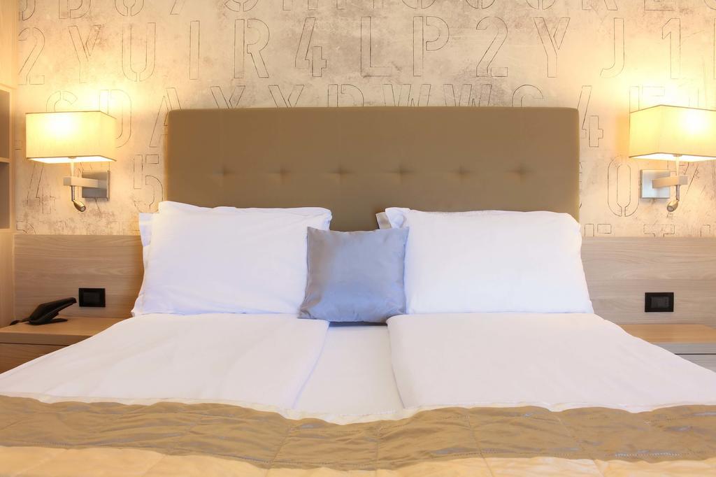 קאורלה Hotel Monaco מראה חיצוני תמונה